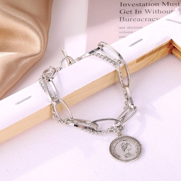 🆕 Grace Chained Coin Bracelet in Silver - Picture 1 of 4